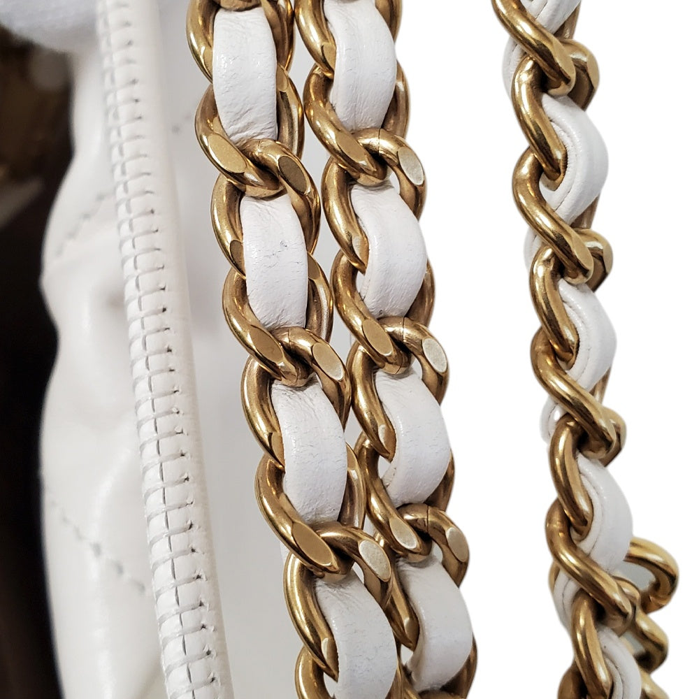 シャネル CHANEL シャイニーカーフスキン CHANEL22 ミニ チェーンショルダー ホワイト/シルバー AS3980/AT230822