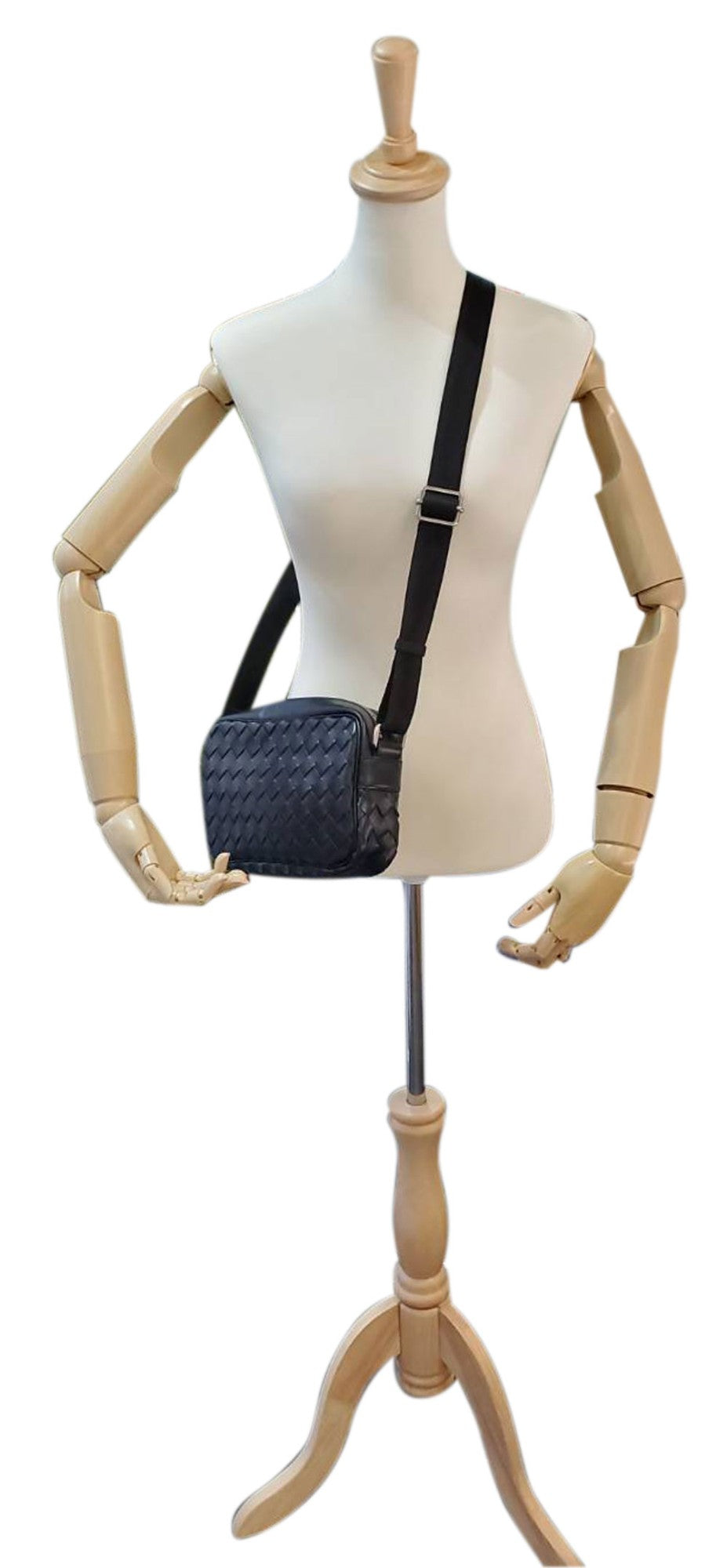 ボッテガヴェネタ BOTTEGA VENETA ラムスキン イントレチャート カメラバッグ ブラック