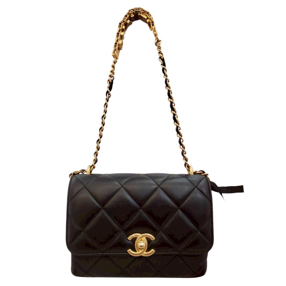 シャネル  CHANEL  ラムスキン マトラッセ  ミニフラップバッグ  チェーンショルダー
