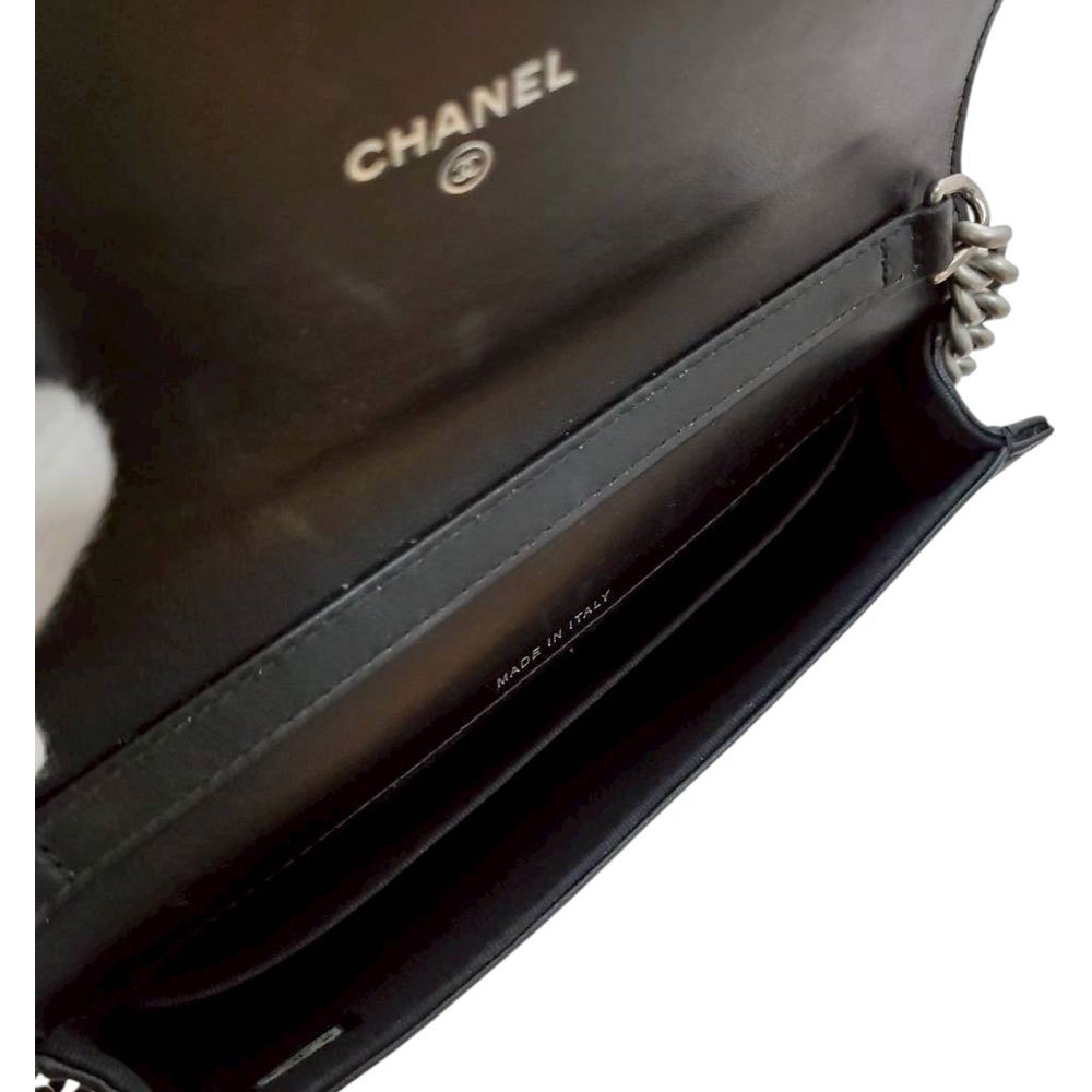 シャネル CHANEL キャビアスキン ボーイシャネル チェーンウォレット AP1117