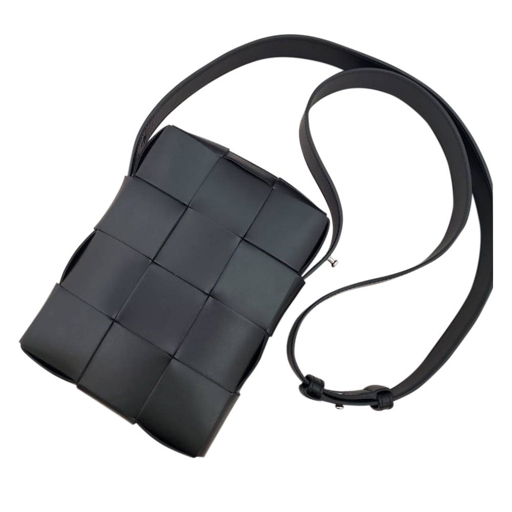 ボッテガ ヴェネタ BOTTEGA VENETA カーフスキン マキシイントレチャート カセット ショルダーバッグ 765937 ブラック