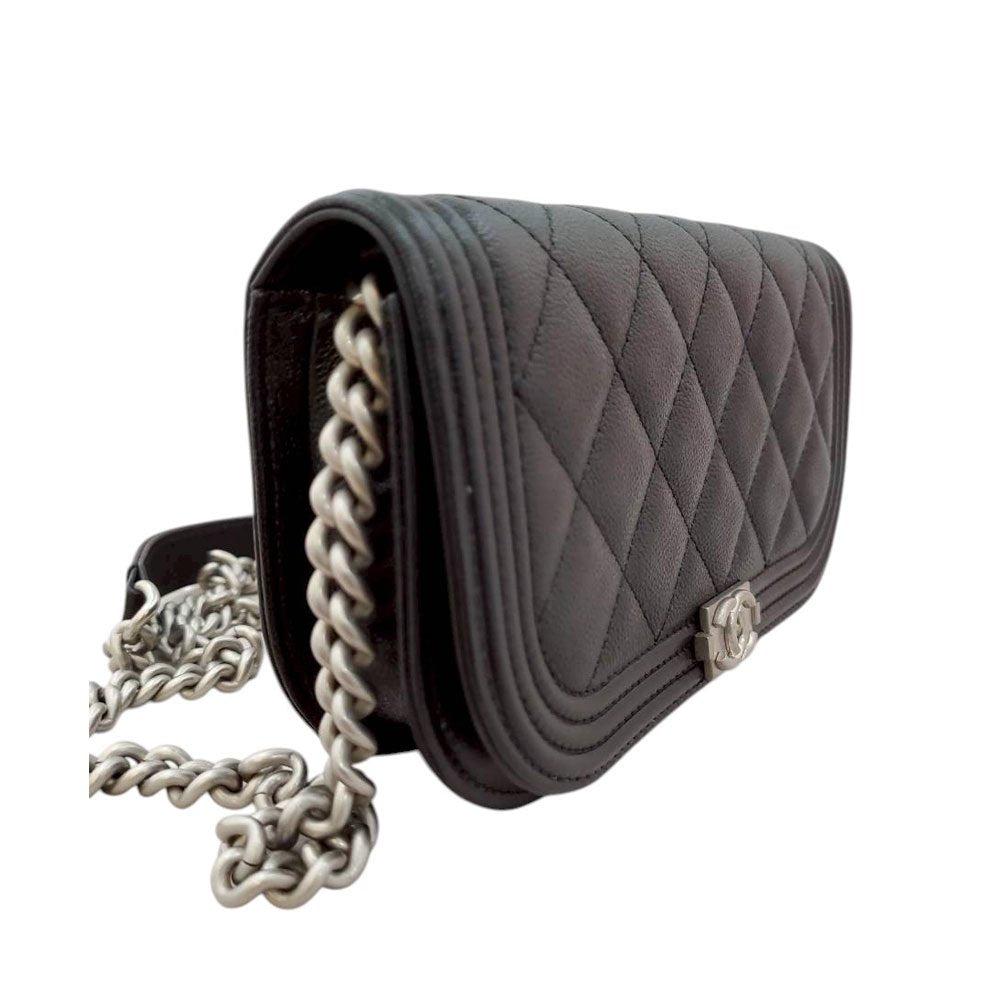 シャネル CHANEL キャビアスキン ボーイシャネル チェーンウォレット AP1117