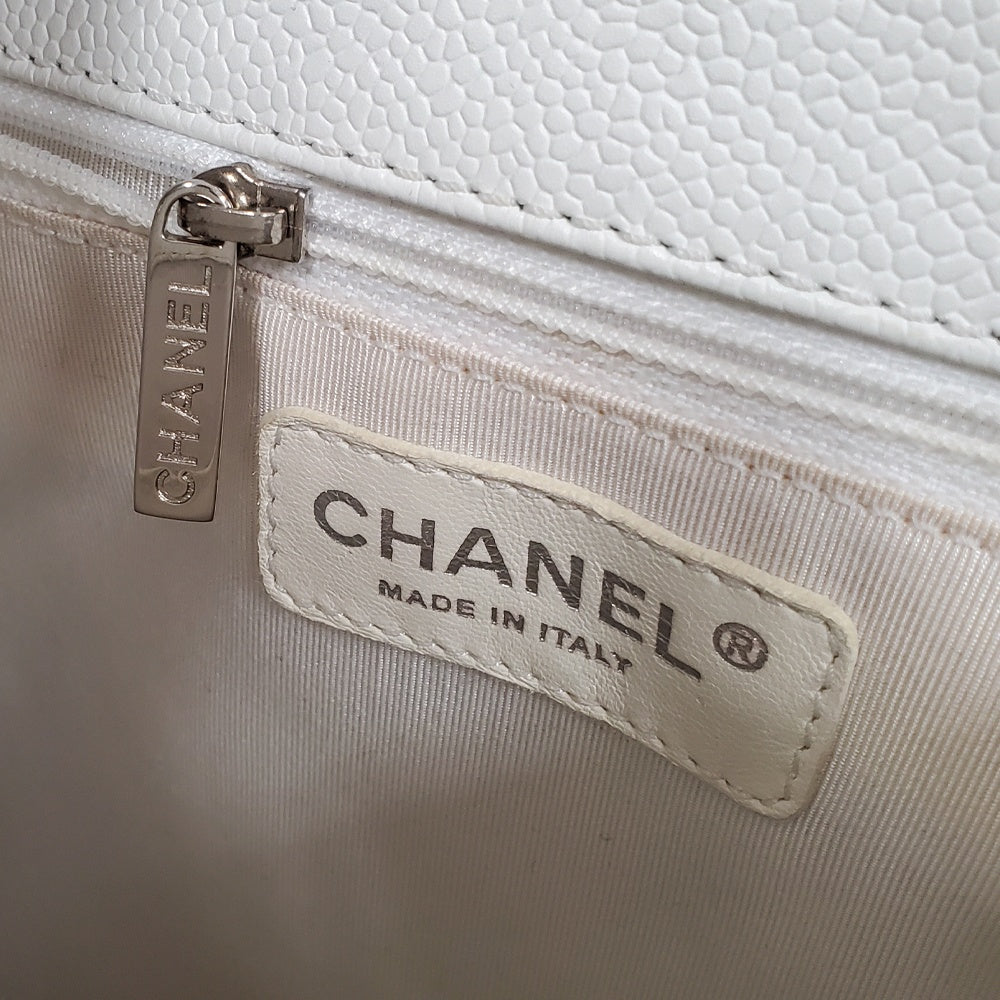シャネル  CHANEL  キャビアスキン  マトラッセ  チェーントートバッグ  ホワイト/MA2602018