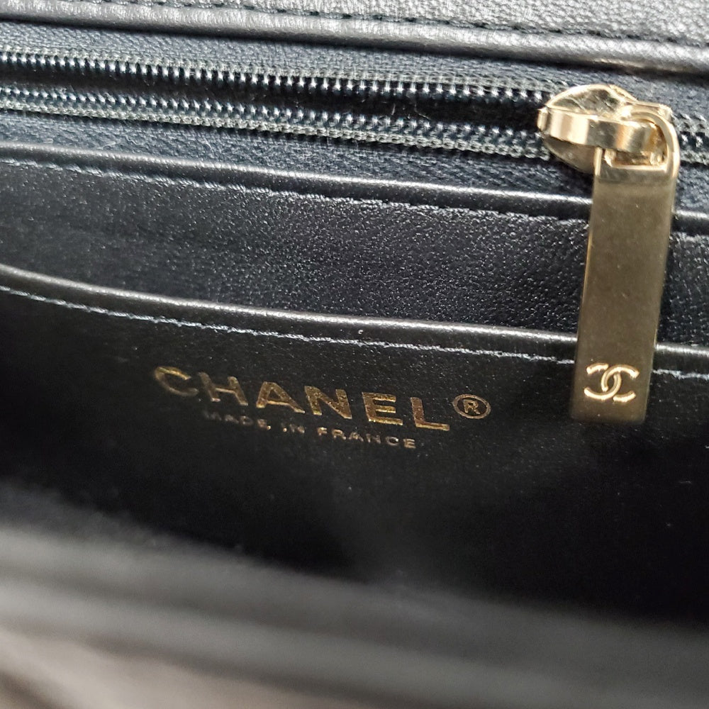 シャネル  CHANEL マトラッセ20 チェーンショルダー A69900 ブラック ラムスキン/MA2609022