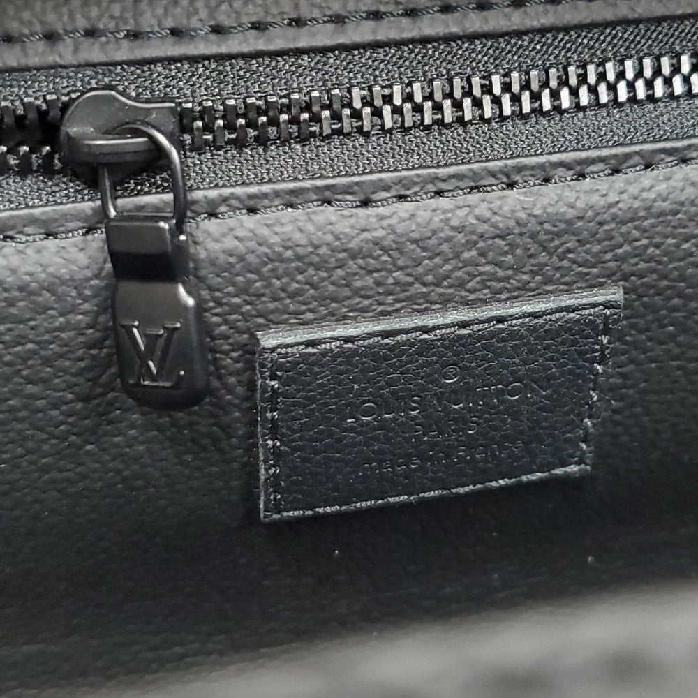ルイヴィトン LOUIS VUITTON  モノグラム･シャドウ  ドップ･キット  ウルトラブラック  M12645/MA2606007