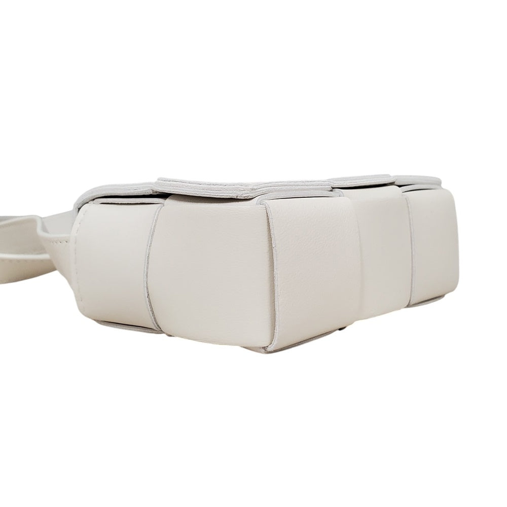 ボッテガヴェネタ  BOTTEGA  VENETA  イントレチャート  キャンディーカセットミニ  ショルダーバッグ  ホワイト  666688/AT250937