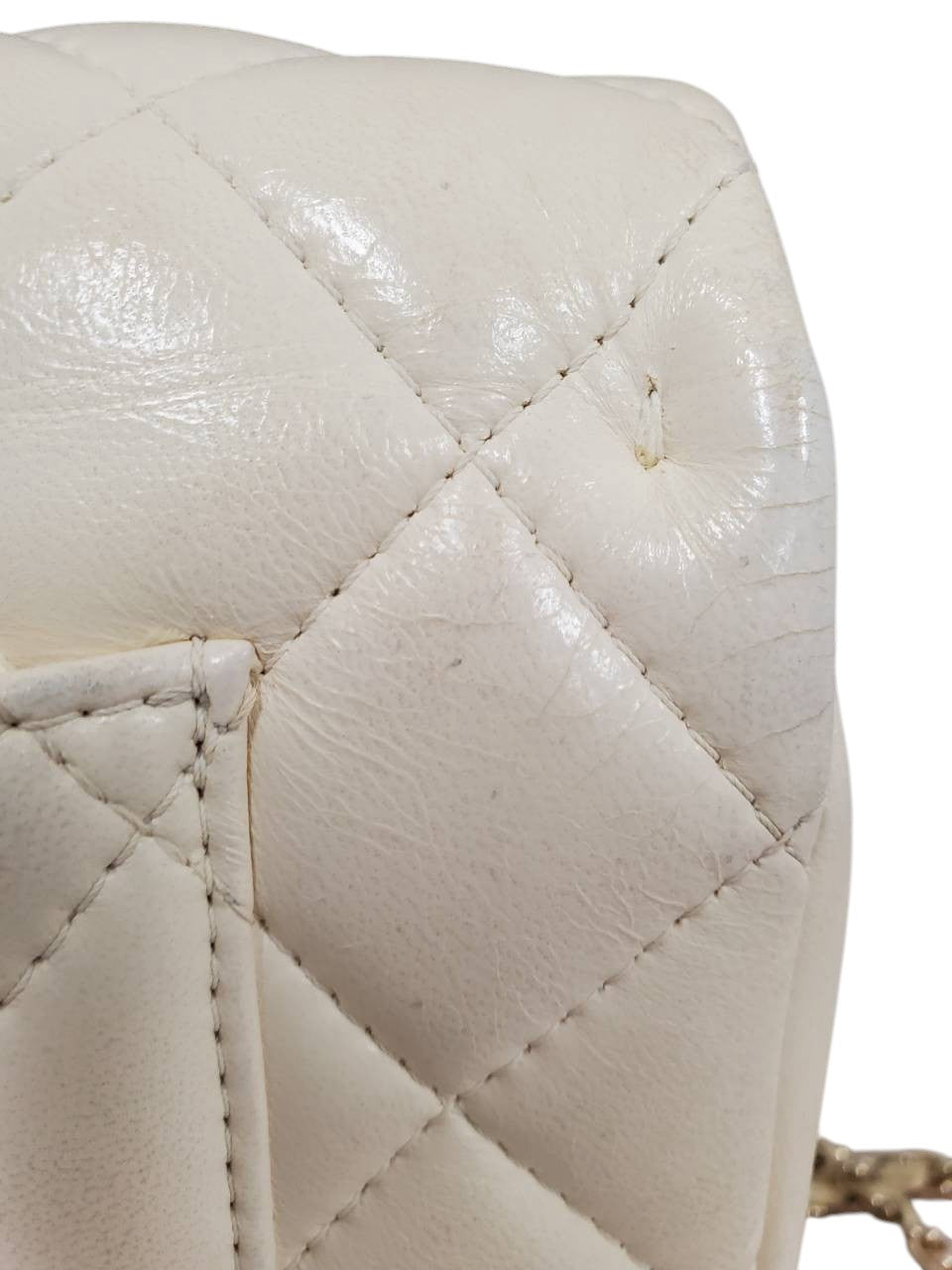 シャネル  CHANEL マトラッセ20 ベージュ ラムスキン  2020年コレクション  ショルダーバッグ/PW26024