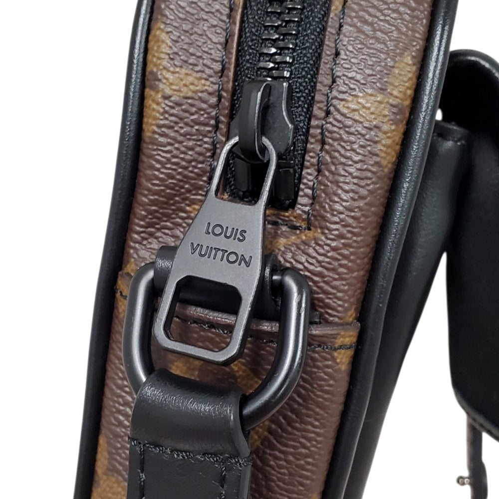 ルイヴィトン  LOUIS  VUITTON クリストファー ・ウェアラブルウォレット M69404 モノグラム/MA2609004