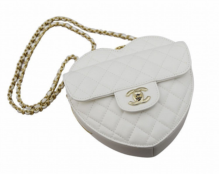 シャネル  CHANEL  ラムスキン  ハートシェイプ  チェーンショルダー  ホワイト/AT220547