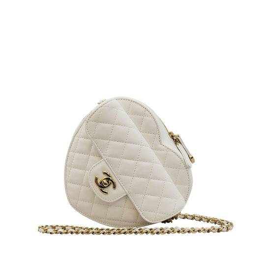 シャネル  CHANEL  ラムスキン  ハートシェイプ  チェーンショルダー  ホワイト/AT220547