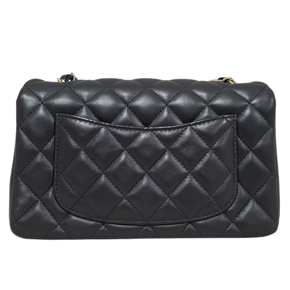 シャネル  CHANEL マトラッセ20 チェーンショルダー A69900 ブラック ラムスキン/MA2609022