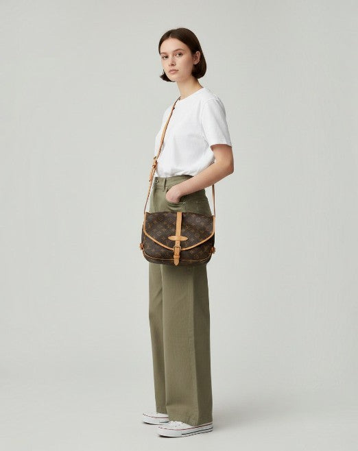 ルイヴィトン  LOUIS  VUITTON  モノグラム  ソミュール30  M42256/MA2603015