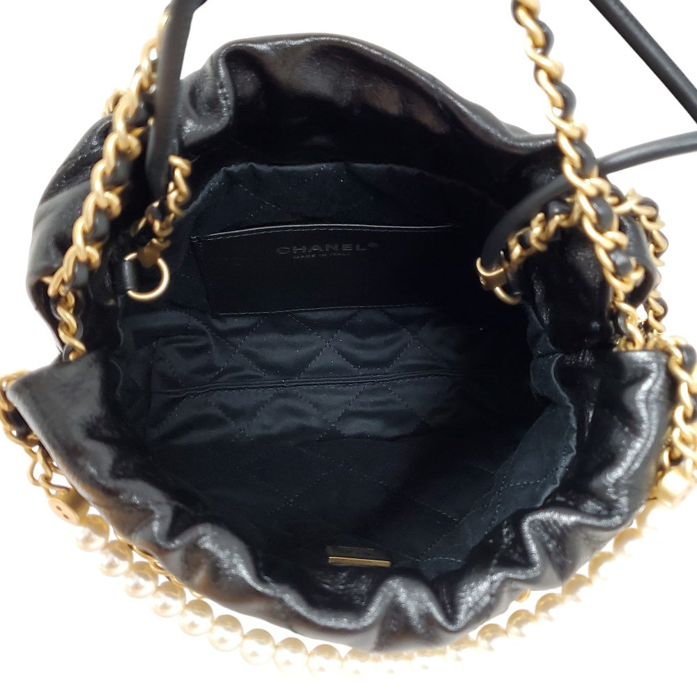 シャネル CHANEL  シャイニーカーフスキン  CHANEL22  ミニ  パールチェーン  ショルダーバッグ  AS3980/PW25053