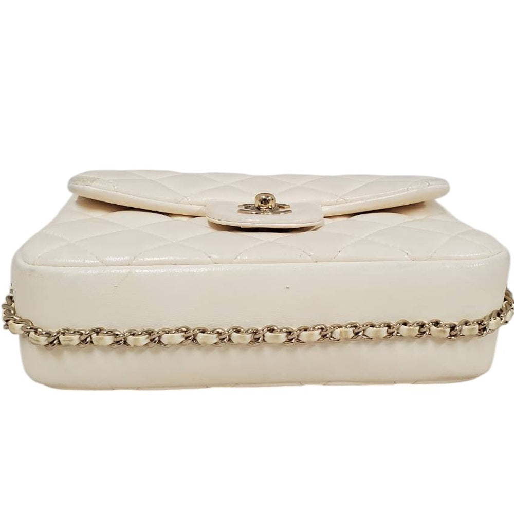 シャネル  CHANEL マトラッセ20 ベージュ ラムスキン  2020年コレクション  ショルダーバッグ/PW26024