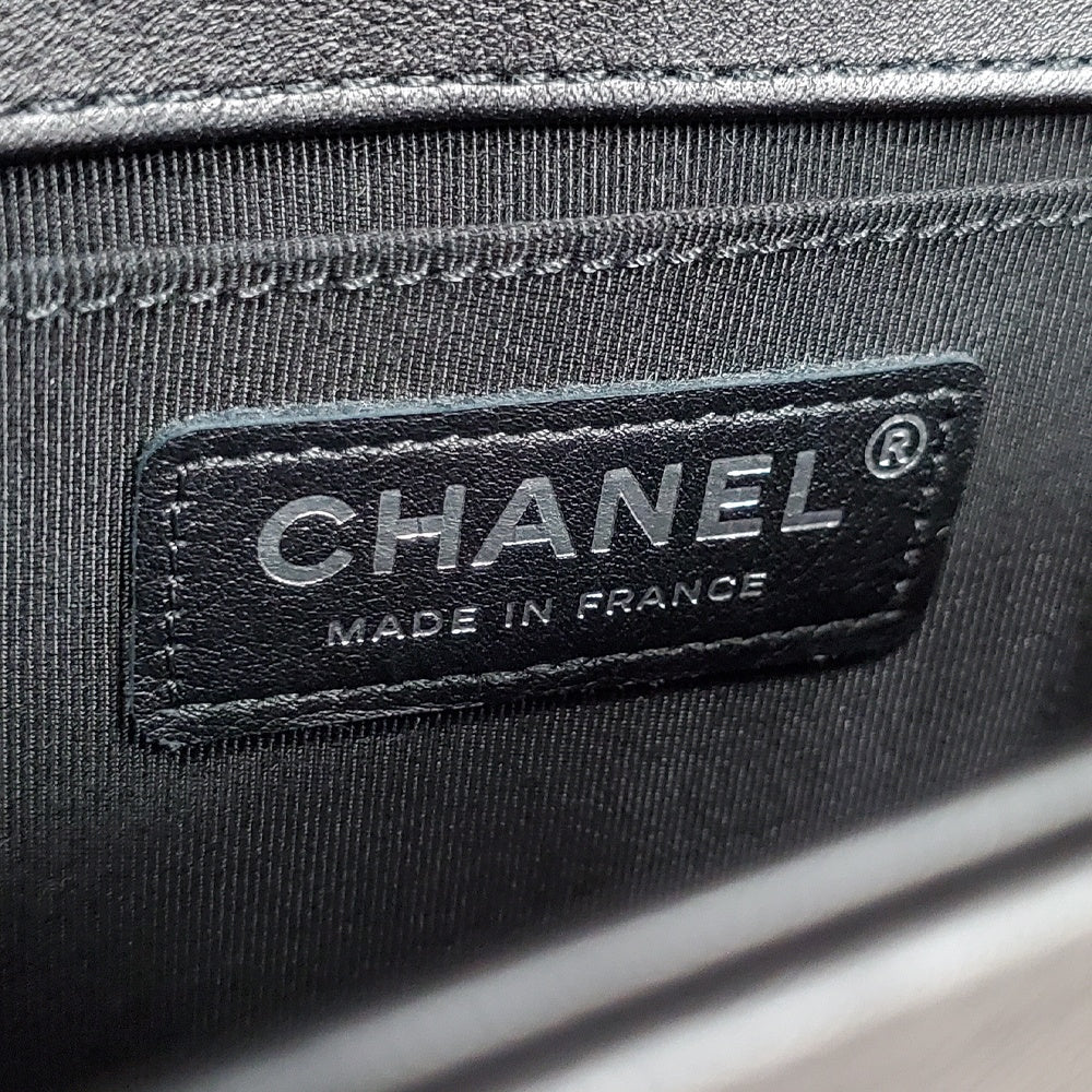 シャネル  CHANEL ボーイシャネル チェーンショルダー  A67086 ブラック ラムスキン/MA2609025