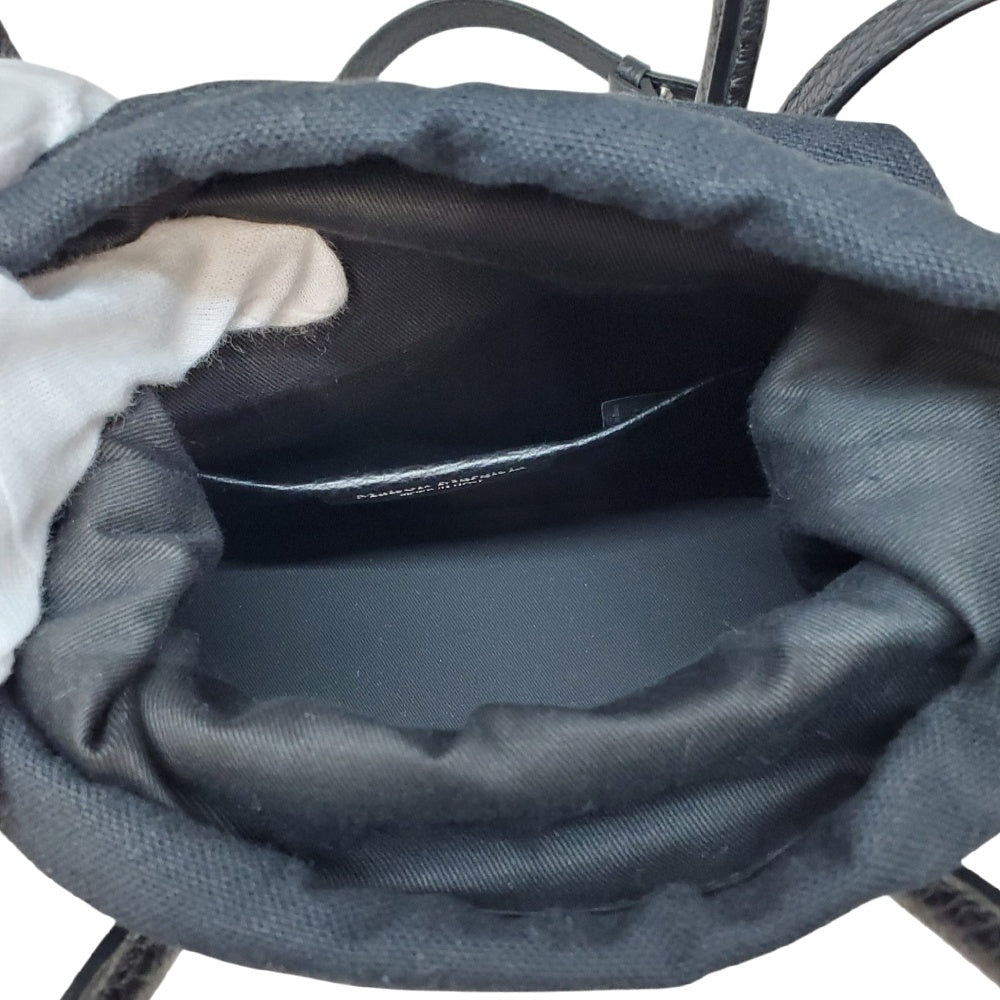 メゾンマルジェラ  Maison Margiela  5AC ドローストリングバッグ SB3WD005 ブラック グレインレザー/MA2609020