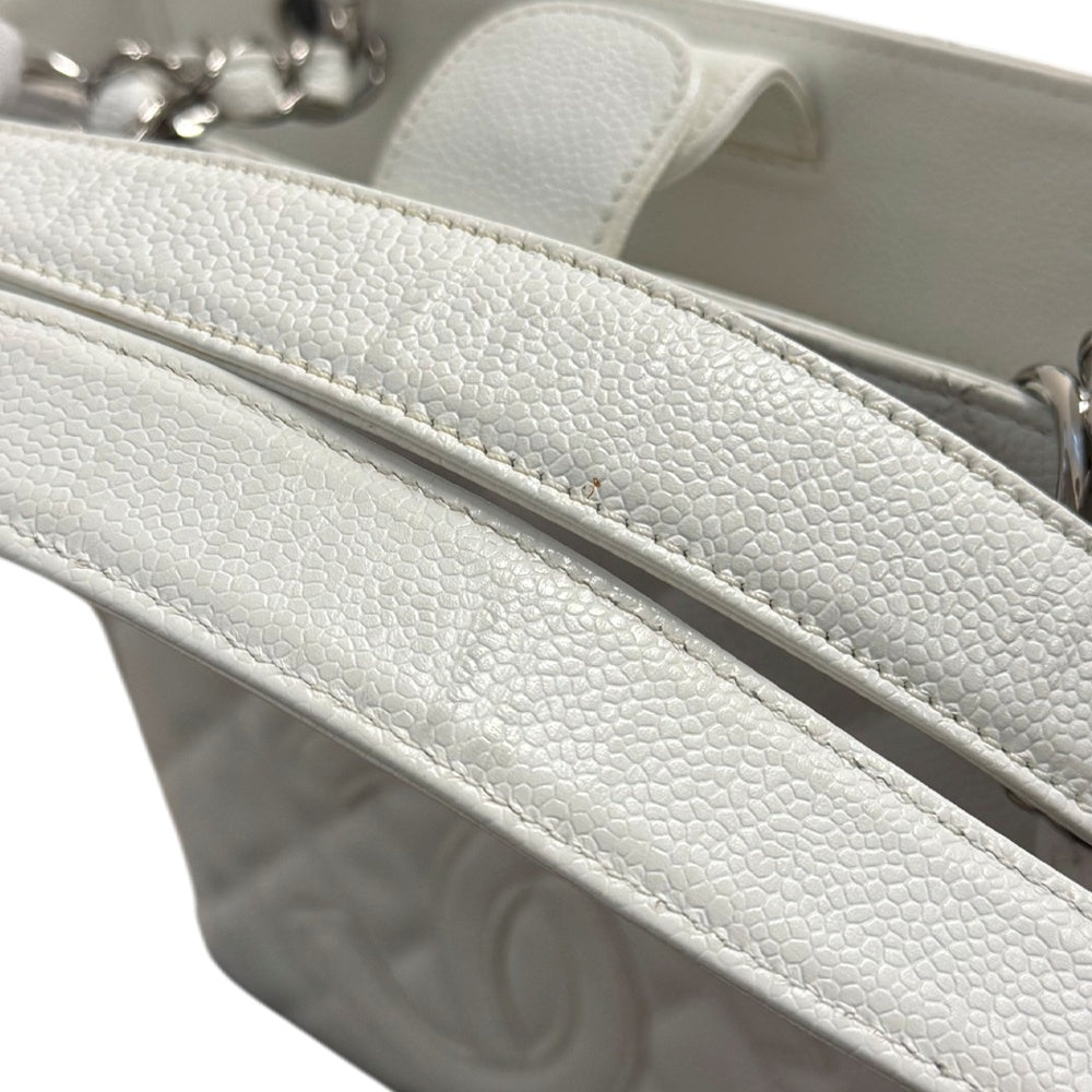 シャネル  CHANEL  キャビアスキン  マトラッセ  チェーントートバッグ  ホワイト/MA2602018