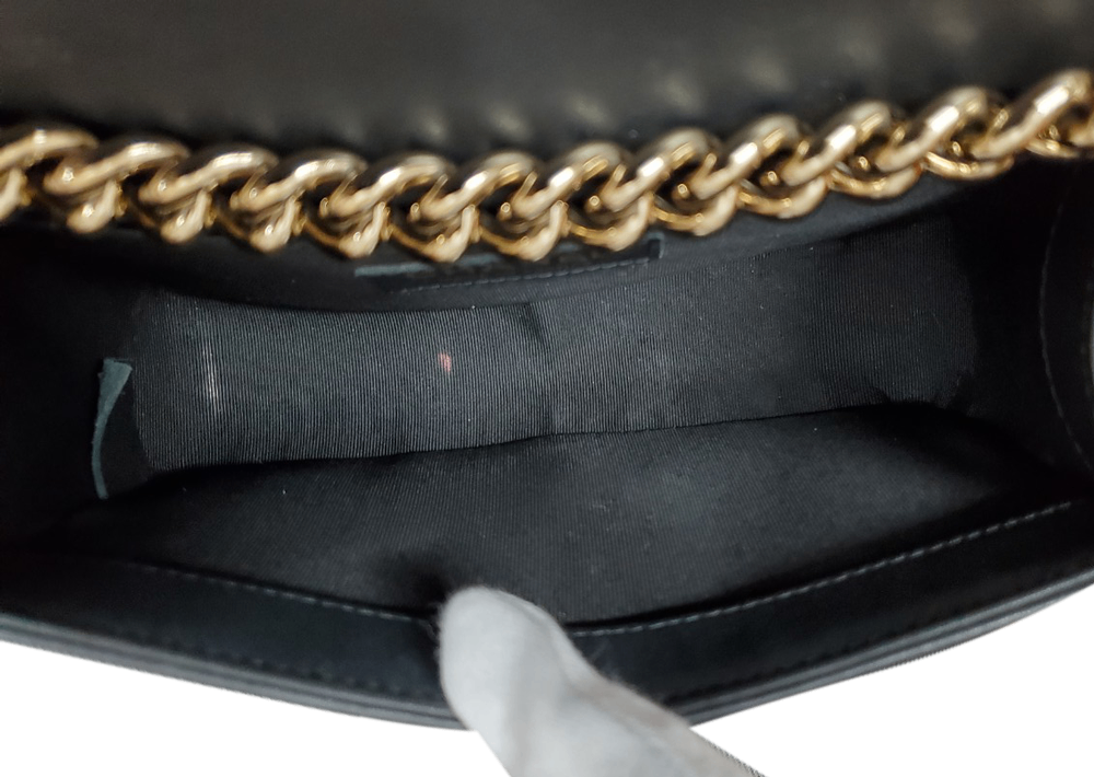 シャネル  CHANEL  ラムスキン  ボーイシャネル  CHANEL  Vステッチ  チェーンショルダー