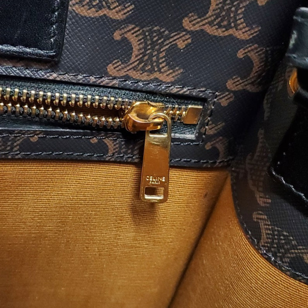 セリーヌ  CELINE  トリオンフ  バーティカルカバ  ミディアム  ブラック/MA2602011