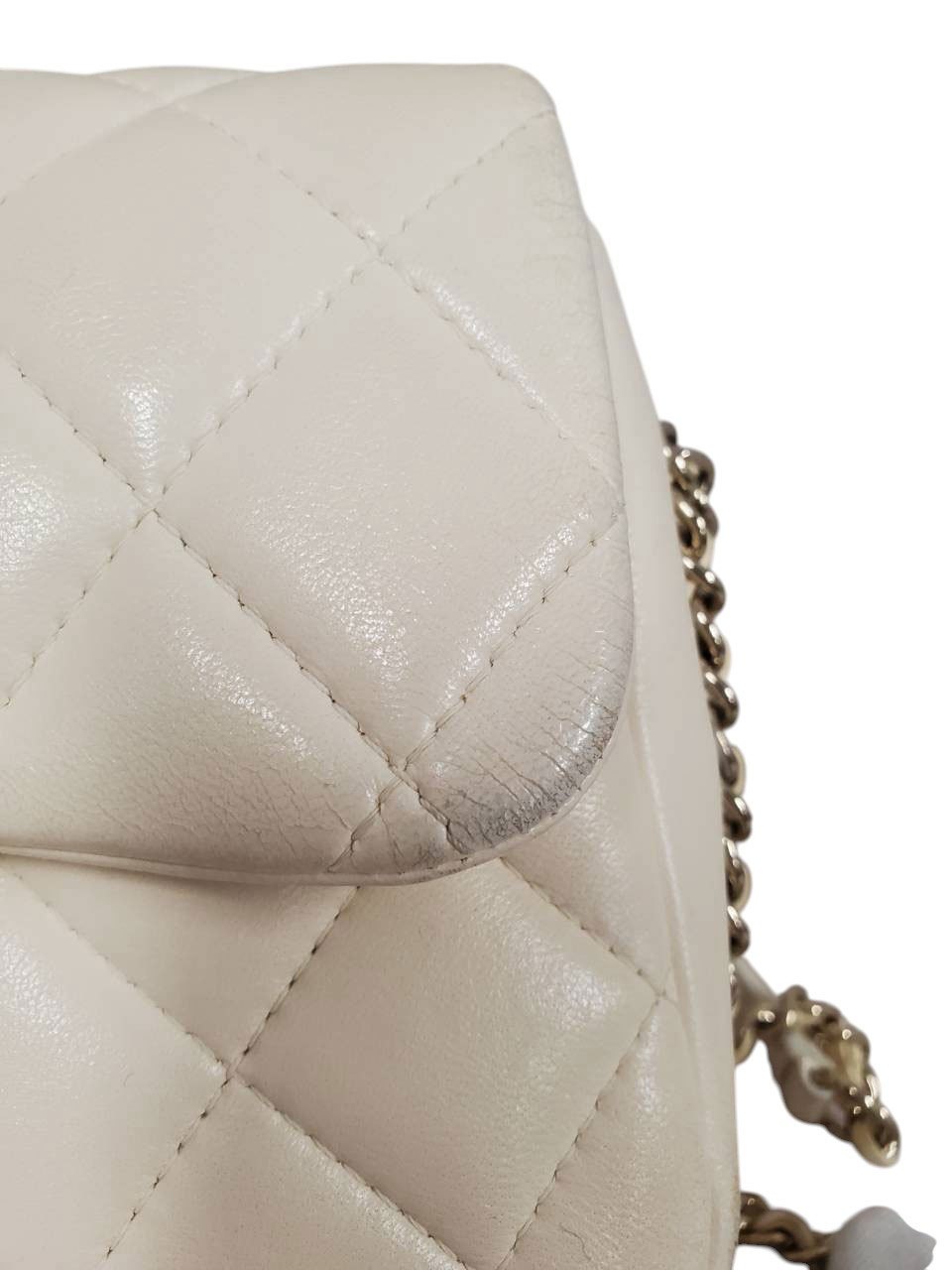 シャネル  CHANEL マトラッセ20 ベージュ ラムスキン  2020年コレクション  ショルダーバッグ/PW26024