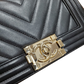 シャネル  CHANEL  ラムスキン  ボーイシャネル  CHANEL  Vステッチ  チェーンショルダー