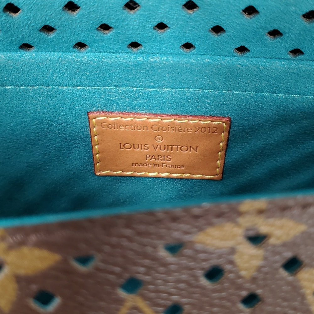 ルイヴィトン  LOUIS  VUITTON  モノグラム・フローレ  ソミュール  M93998/MA2602017