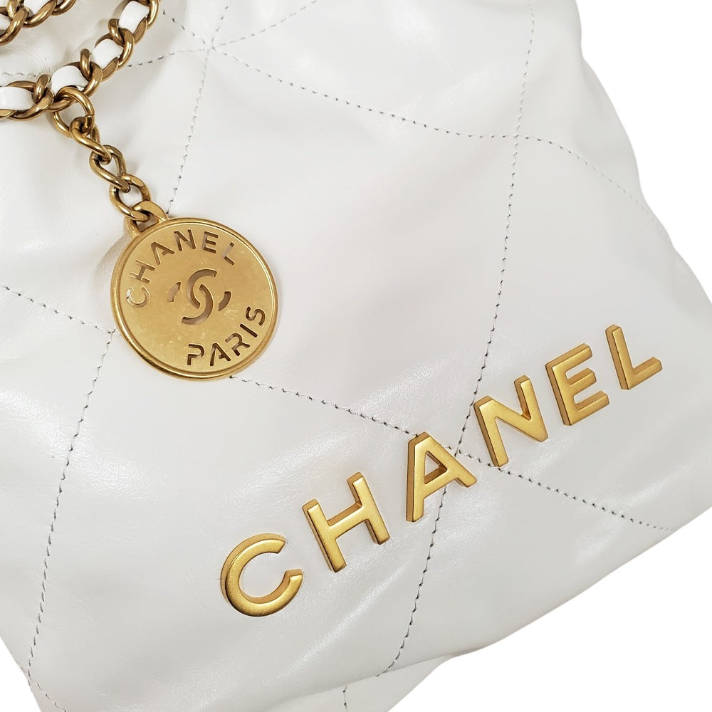 シャネル  CHANEL  シャイニーカーフスキン  CHANEL22  ミニ  チェーンショルダー  ホワイト/シルバー  AS3980/AT230822