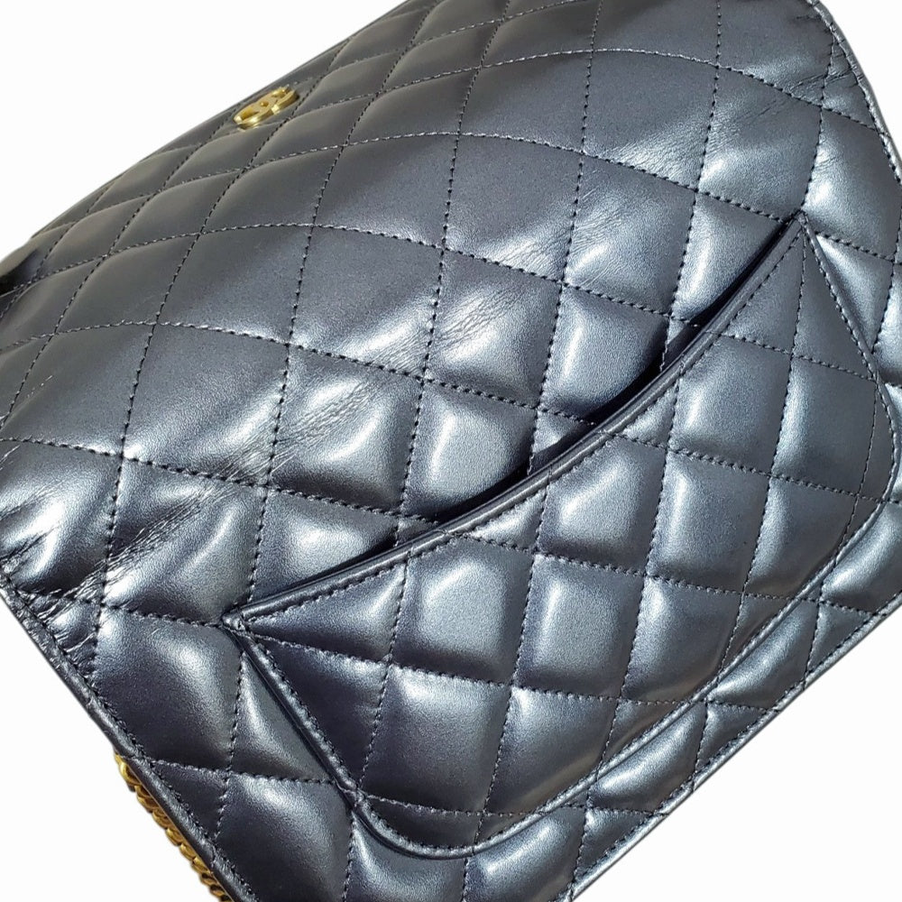 シャネル  CHANEL マトラッセ チェーンウォレット ショルダーバッグ メタリックブルー ラムスキン/PW24079