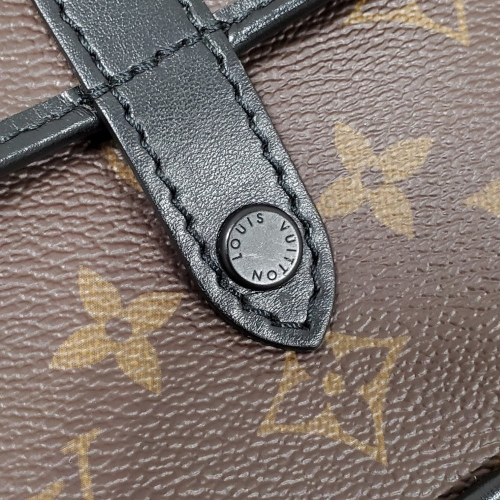 ルイヴィトン  LOUIS  VUITTON クリストファー ・ウェアラブルウォレット M69404 モノグラム/MA2609004