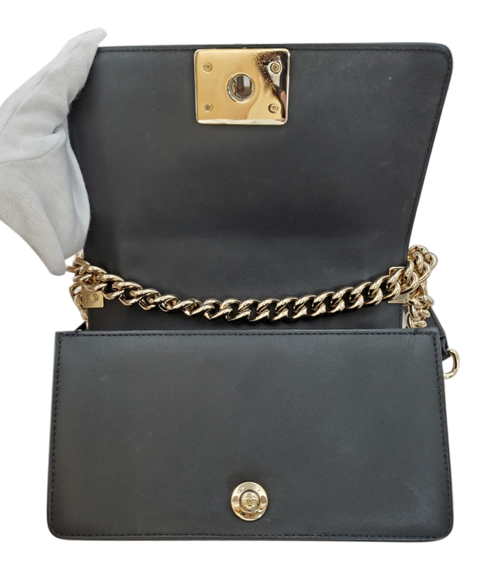 シャネル  CHANEL  ラムスキン  ボーイシャネル  CHANEL  Vステッチ  チェーンショルダー