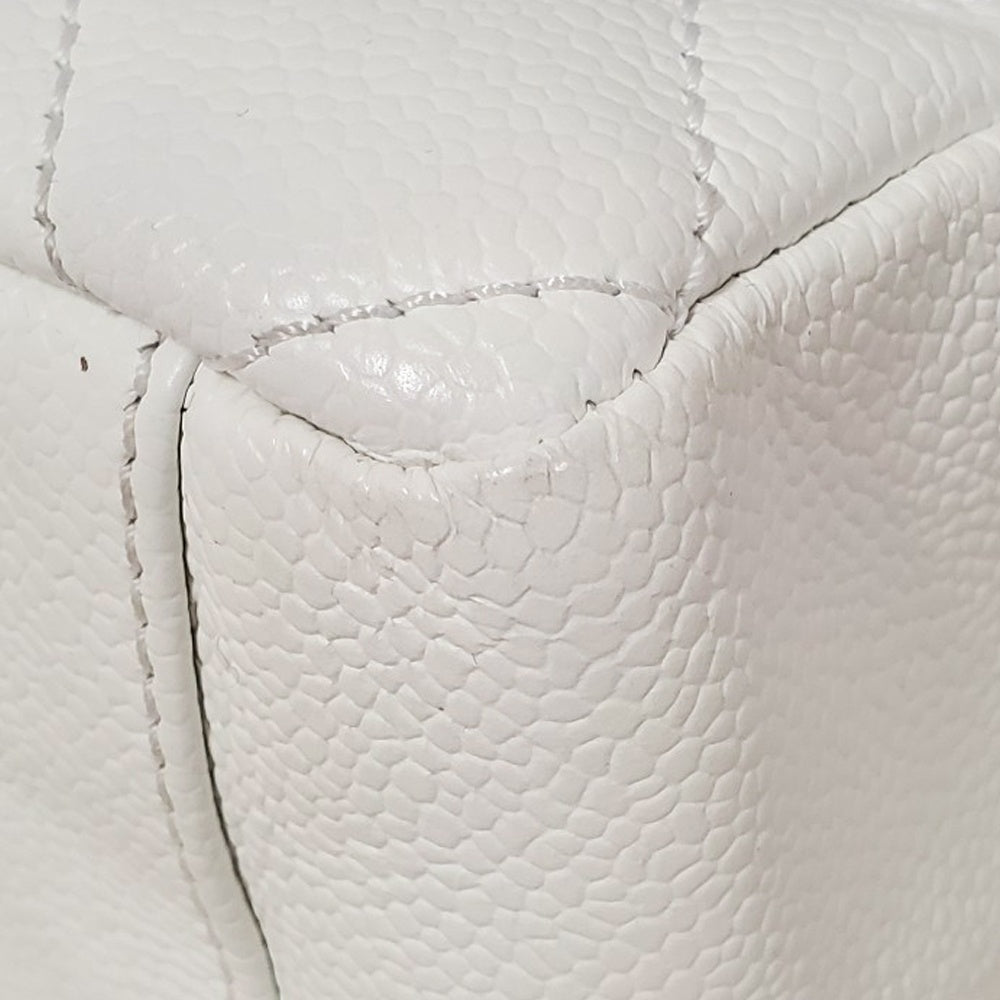 シャネル  CHANEL  キャビアスキン  マトラッセ  チェーントートバッグ  ホワイト/MA2602018