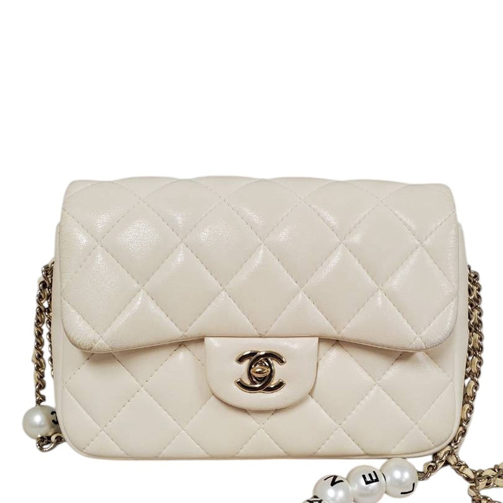 シャネル  CHANEL マトラッセ20 ベージュ ラムスキン  2020年コレクション  ショルダーバッグ/PW26024