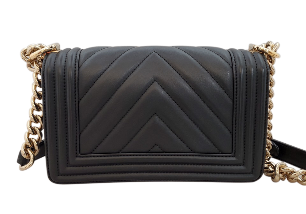 シャネル  CHANEL  ラムスキン  ボーイシャネル  CHANEL  Vステッチ  チェーンショルダー