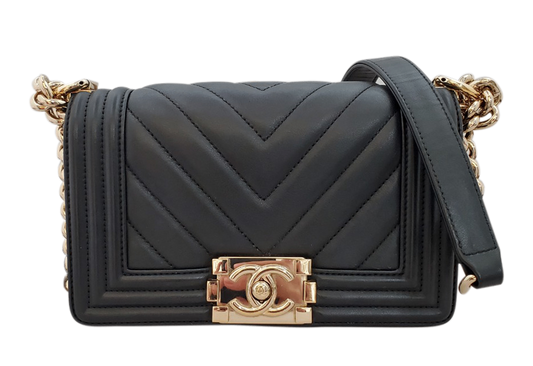 シャネル  CHANEL  ラムスキン  ボーイシャネル  CHANEL  Vステッチ  チェーンショルダー