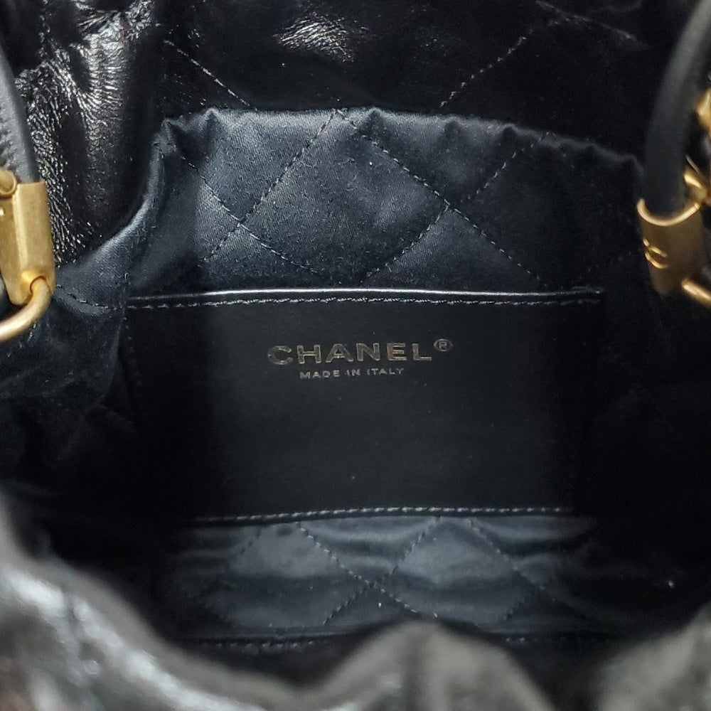 シャネル CHANEL  シャイニーカーフスキン  CHANEL22  ミニ  パールチェーン  ショルダーバッグ  AS3980/PW25053