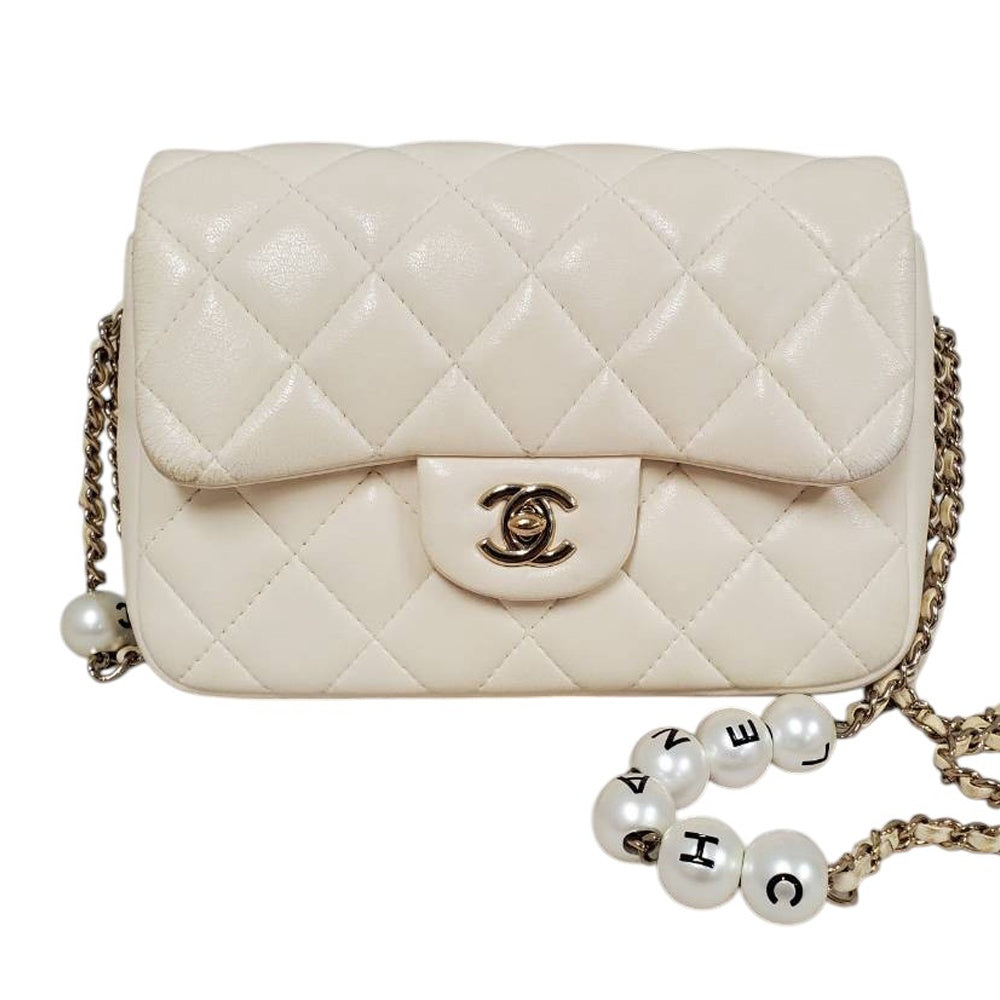 シャネル  CHANEL マトラッセ20 ベージュ ラムスキン  2020年コレクション  ショルダーバッグ/PW26024