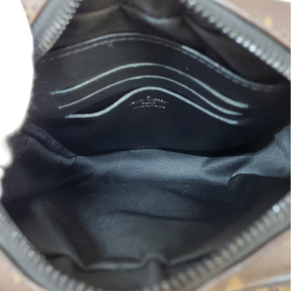 ルイヴィトン  LOUIS  VUITTON クリストファー ・ウェアラブルウォレット M69404 モノグラム/MA2609004