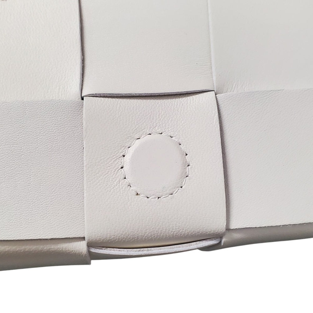 ボッテガヴェネタ  BOTTEGA  VENETA  イントレチャート  キャンディーカセットミニ  ショルダーバッグ  ホワイト  666688/AT250937