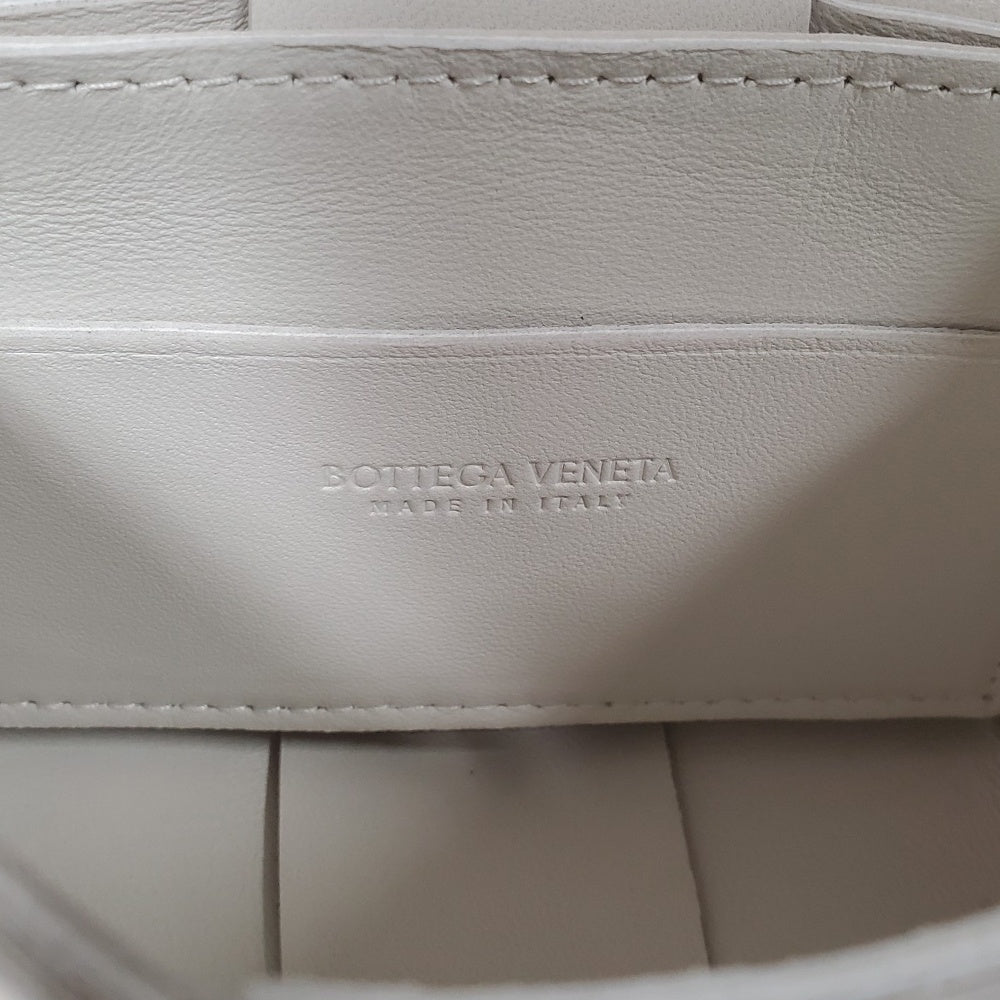 ボッテガヴェネタ  BOTTEGA  VENETA  イントレチャート  キャンディーカセットミニ  ショルダーバッグ  ホワイト  666688/AT250937