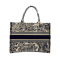 DIOR BOOK TOTE ミディアムバッグ　トワル ドゥ ジュイ リバース エンブロイダリー